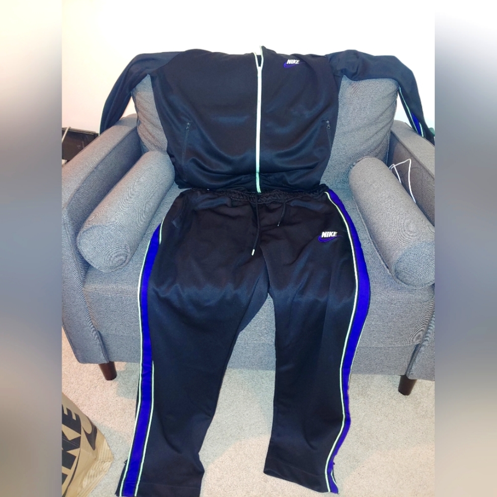 Men's Nike sweat suit